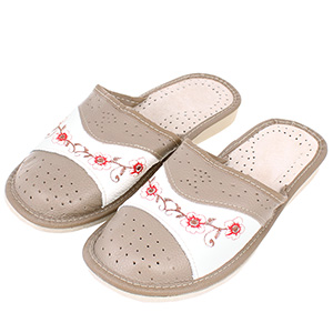 Papuci de damă din piele, Flori